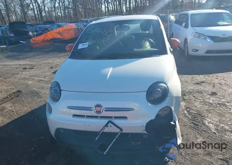 2015 Fiat 500E Battery Electric z USA, uszkodzony, nr VIN 3C3CFFGE3FT732803